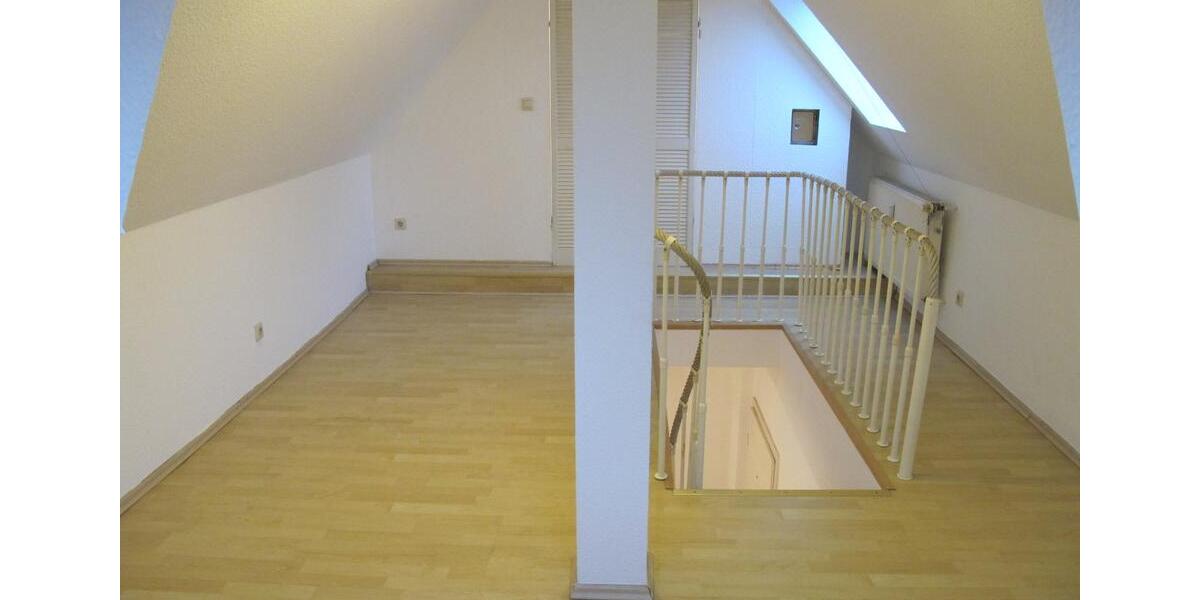 Dachgeschoßwohnung Gelsenkirchen - 3.5 Zimmer, 89 m&sup2;, 801&euro; | Angebot:25309686