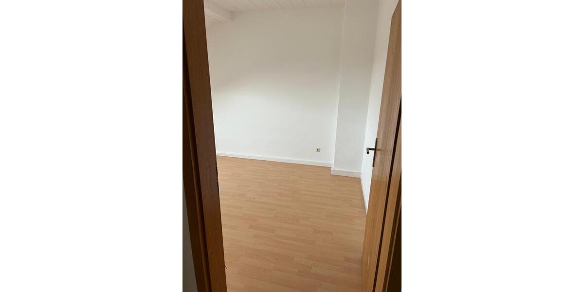 Dachgeschoßwohnung Bochum Höntrop - 3 Zimmer, 52 m&sup2;, 400&euro; | Angebot:26609186