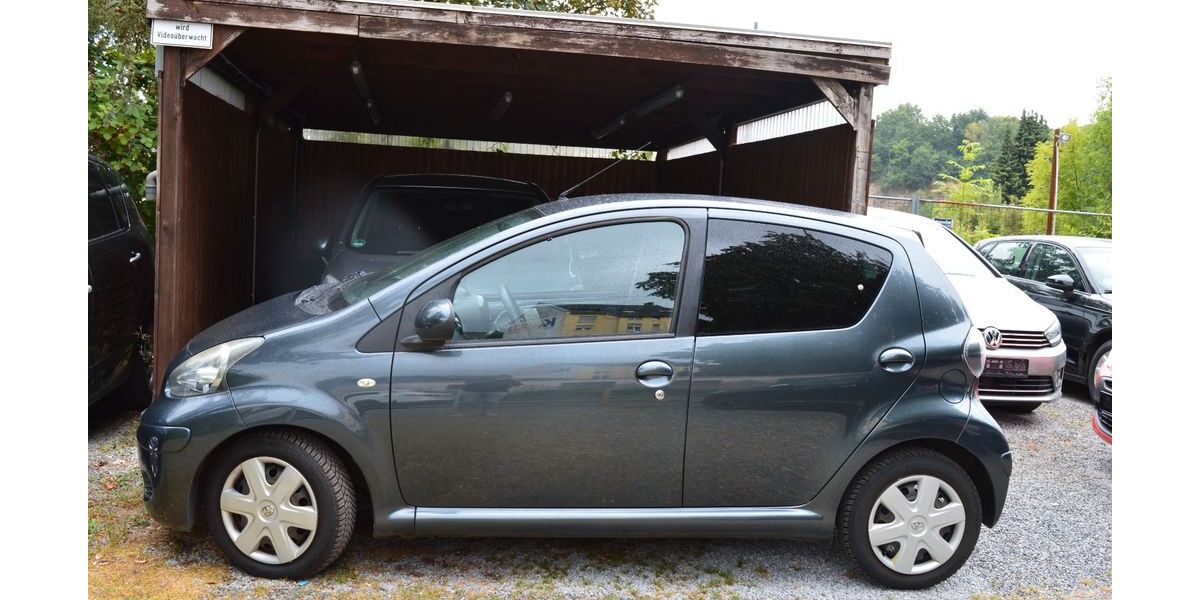 Toyota Aygo (X) 84.000 km 3.399 &euro; Wuppertal 42279