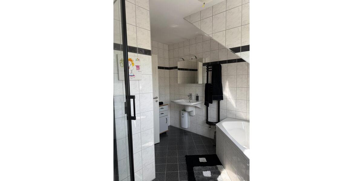 Dachgeschoßwohnung Oberhausen Biefang - 3.5 Zimmer, 80 m&sup2;, 269.000&euro; | Angebot:25160223