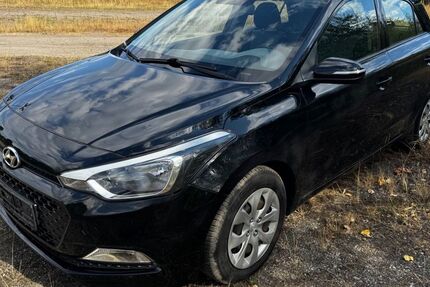 Hyundai i20 61.000 km 7.500 &euro; Gelsenkirchen 45891