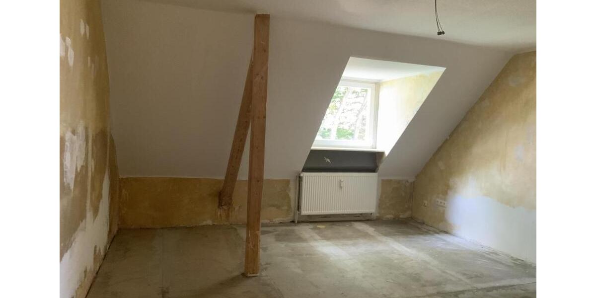 Dachgeschoßwohnung Gelsenkirchen Gelsenkirchen-Mitte - 5 Zimmer, 100 m&sup2;, 829&euro; | Angebot:25853502