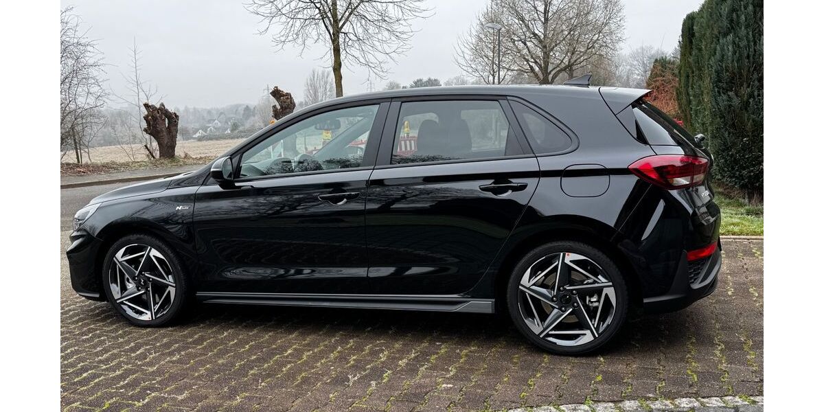Hyundai i30 2.900 km 25.900 &euro; ESSEN 45359