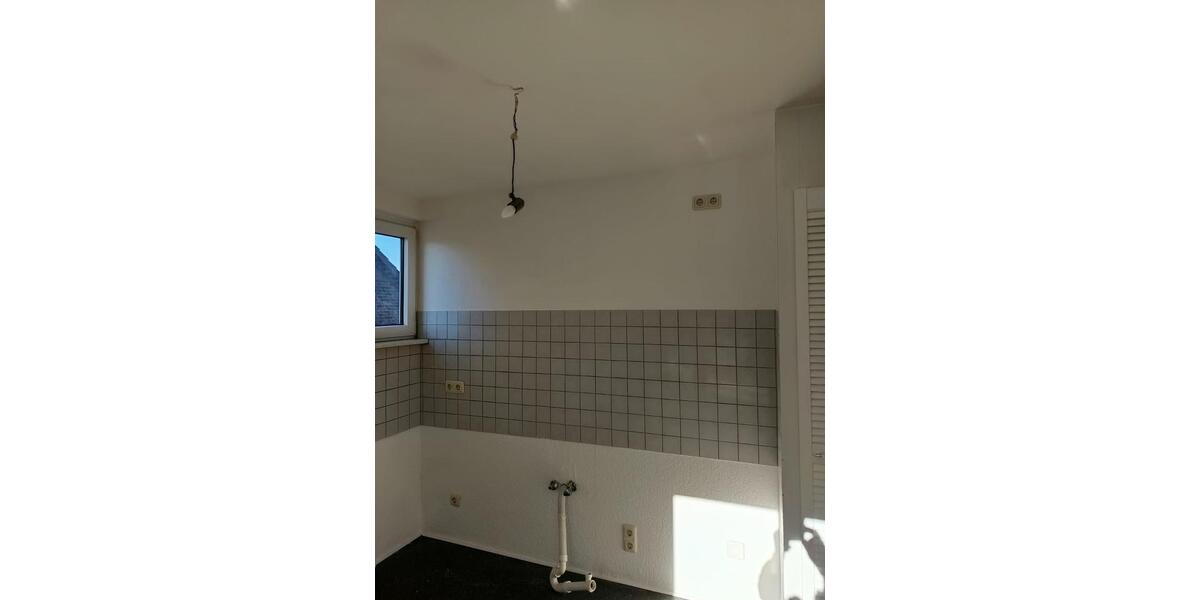 Dachgeschoßwohnung Essen Stadtbezirk V - 1 Zimmer, 35 m&sup2;, 250&euro; | Angebot:24676977