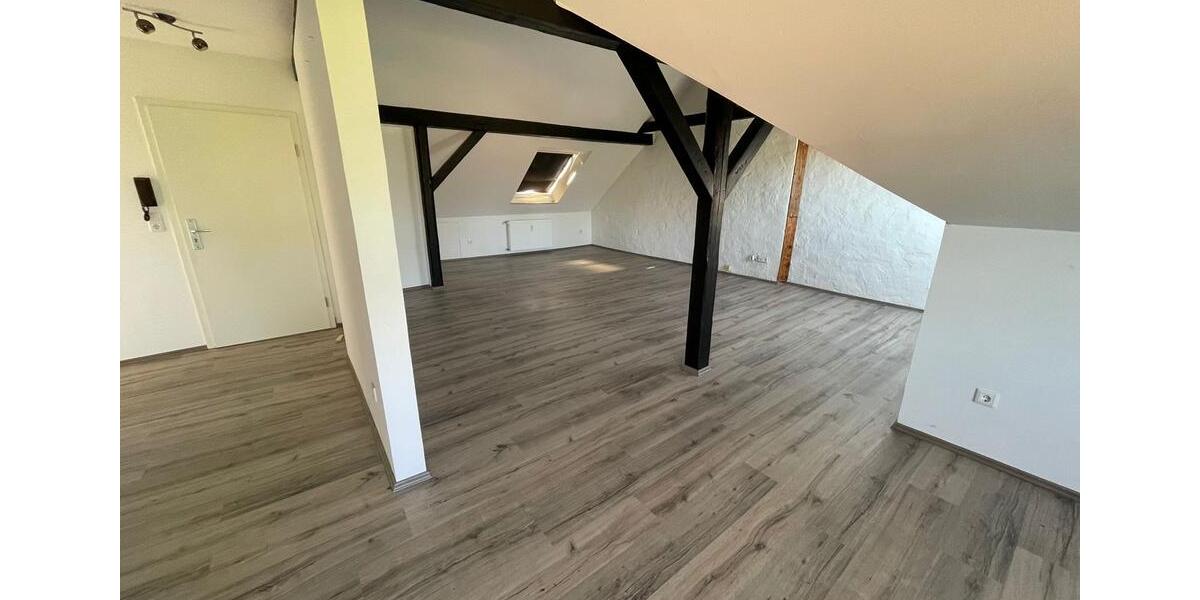 Dachgeschoßwohnung Bochum Günnigfeld - 2.5 Zimmer, 80 m&sup2;, 560&euro; | Angebot:26644900