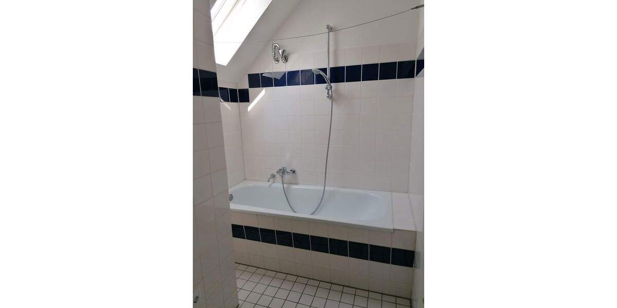 Etagenwohnung Essen Frohnhausen - 3 Zimmer, 93 m&sup2;, 700&euro; | Angebot:25659267