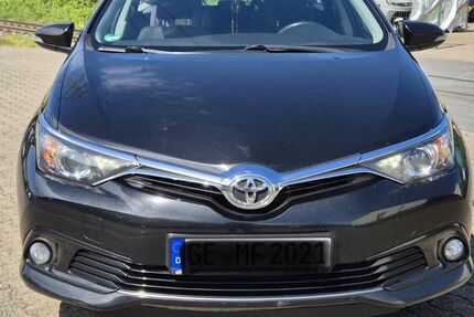 Toyota Auris 177.300 km 7.750 &euro; Gelsenkirchen 45881