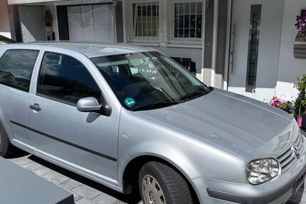 VW Golf 178.000 km 1.950 &euro; Hagen 58093