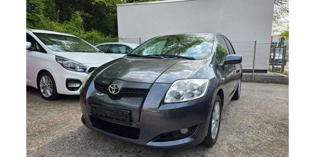 Toyota Auris 124.000 km 6.400 &euro; Essen 45144