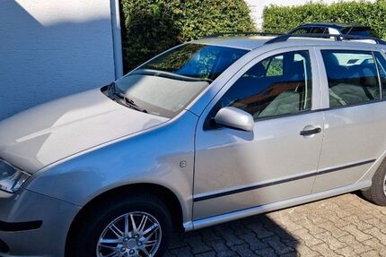 Skoda Fabia 98.469 km 2.400 &euro; Sprockhövel 45549