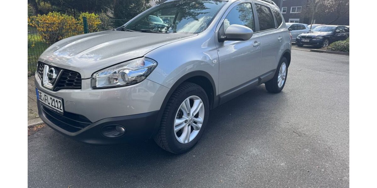 Nissan Qashqai+2 126.584 km 7.000 &euro; Gelsenkirchen 45888