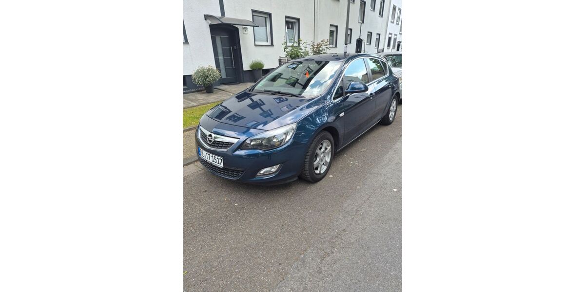 Opel Astra 196.150 km 2.990 &euro; Marl 45770