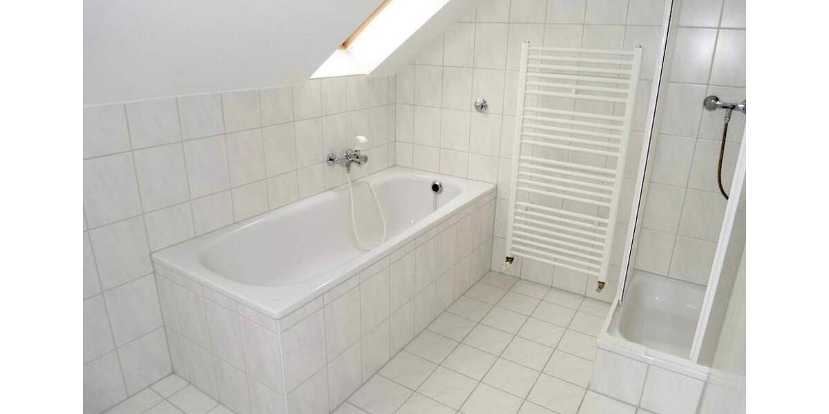 Dachgeschoßwohnung Gelsenkirchen Gelsenkirchen-West - 3 Zimmer, 82 m&sup2;, 485&euro; | Angebot:22481920