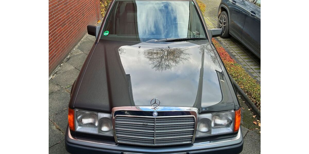 Mercedes-Benz 260 166.000 km 11.499 &euro; Dortmund 44225