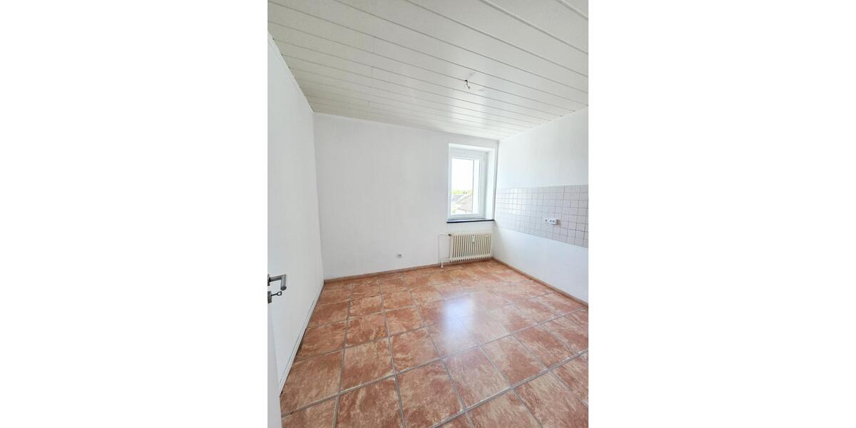 Dachgeschoßwohnung Oberhausen Alt-Oberhausen - 3.5 Zimmer, 82 m&sup2;, 520&euro; | Angebot:26422019
