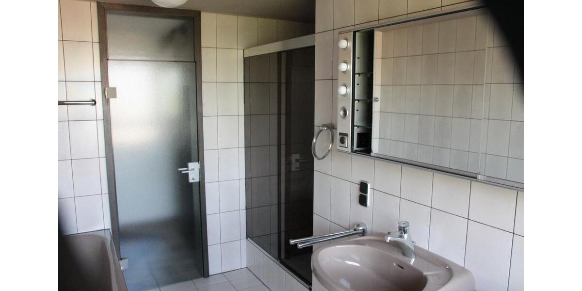 Einfamilienhaus Oberhausen - 2 Zimmer, 180 m&sup2;, 375.000&euro; | Angebot:25257357