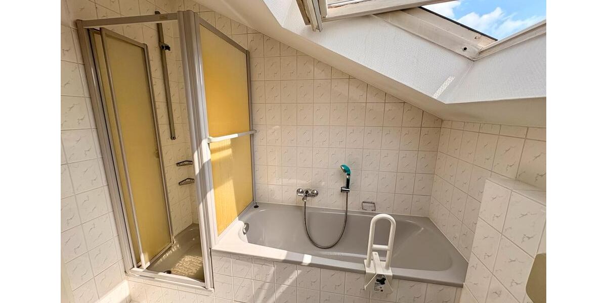 Dachgeschoßwohnung Hattingen Blankenstein - 4 Zimmer, 98 m&sup2;, 210.000&euro; | Angebot:26035213