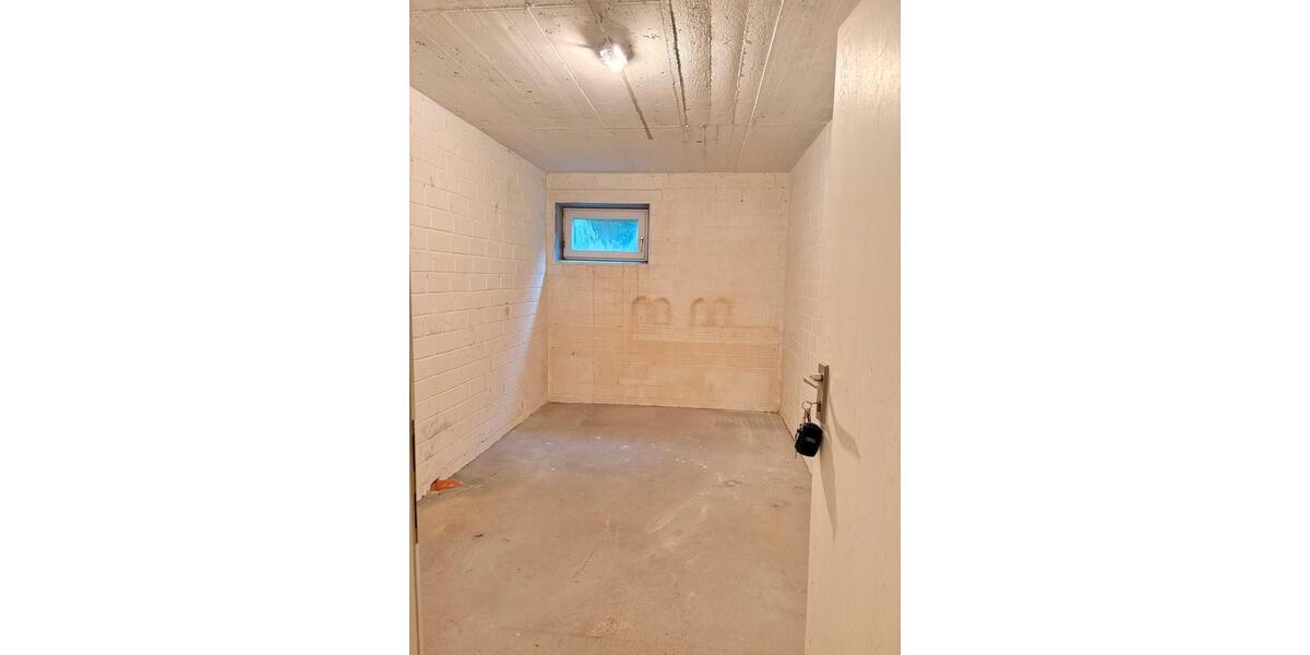 Dachgeschoßwohnung Hattingen Blankenstein - 4 Zimmer, 98 m&sup2;, 210.000&euro; | Angebot:26035213