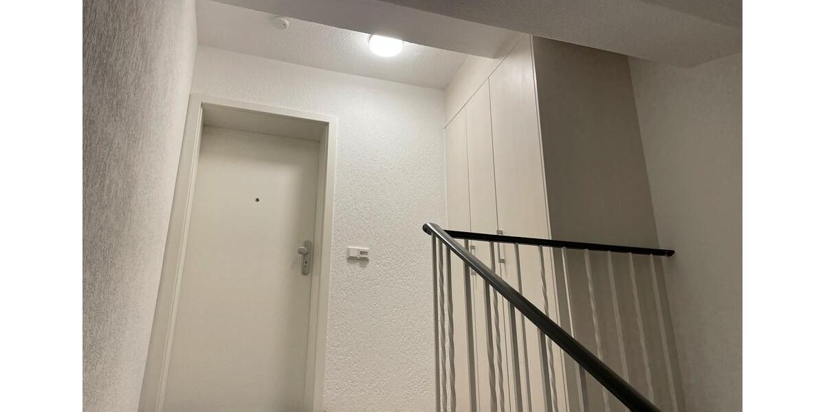 Dachgeschoßwohnung Essen Huttrop - 3.5 Zimmer, 87 m&sup2;, 1.044&euro; | Angebot:25377302