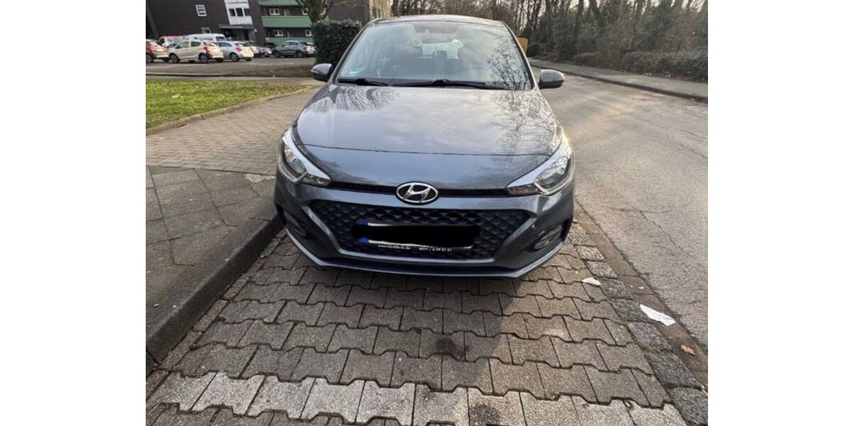 Hyundai i20 90.000 km 11.500 &euro; gelsenkirchen 45884