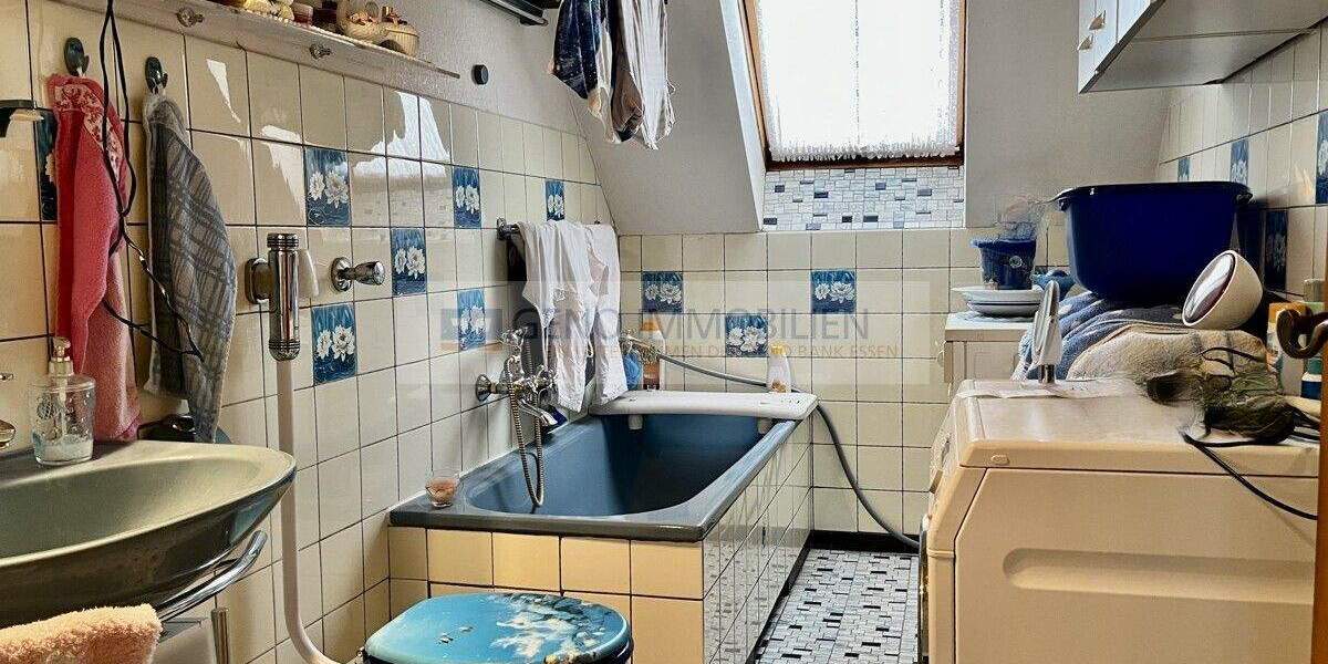 Etagenwohnung Essen / Bergerhausen Bergerhausen - 2 Zimmer, 61 m&sup2;, 125.000&euro; | Angebot:25780340