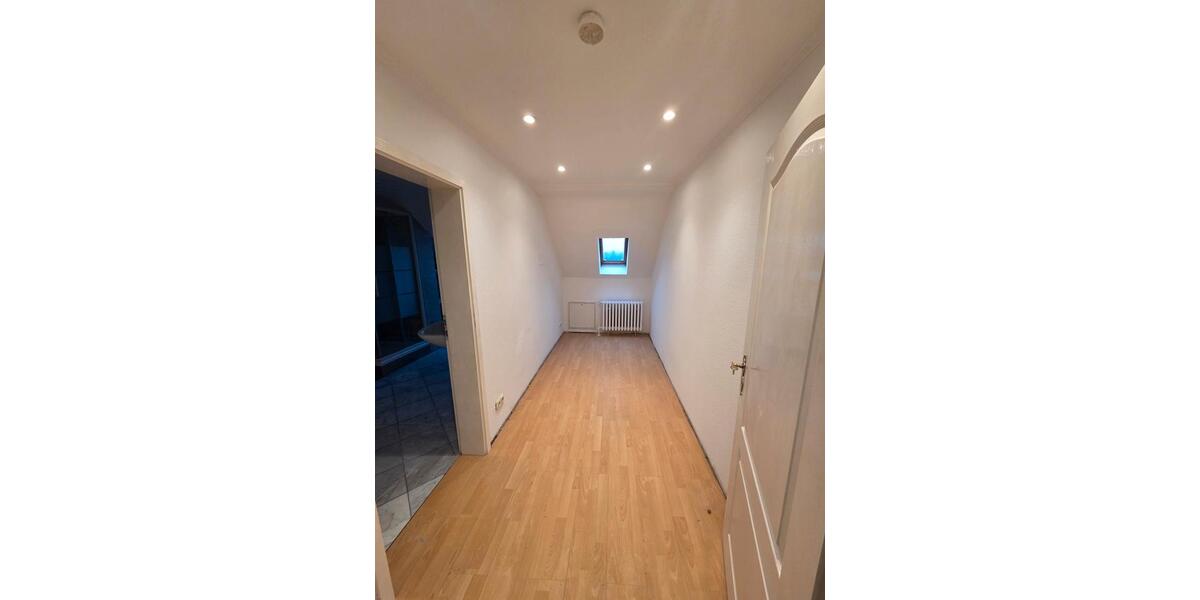 Dachgeschoßwohnung Gelsenkirchen Gelsenkirchen-West - 3.5 Zimmer, 80 m&sup2;, 560&euro; | Angebot:26382971