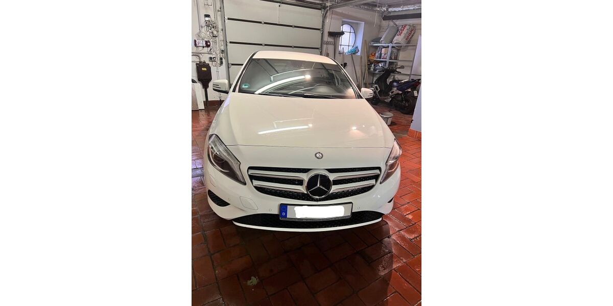 Mercedes-Benz A 180 77.493 km 14.900 &euro; Wuppertal 42115