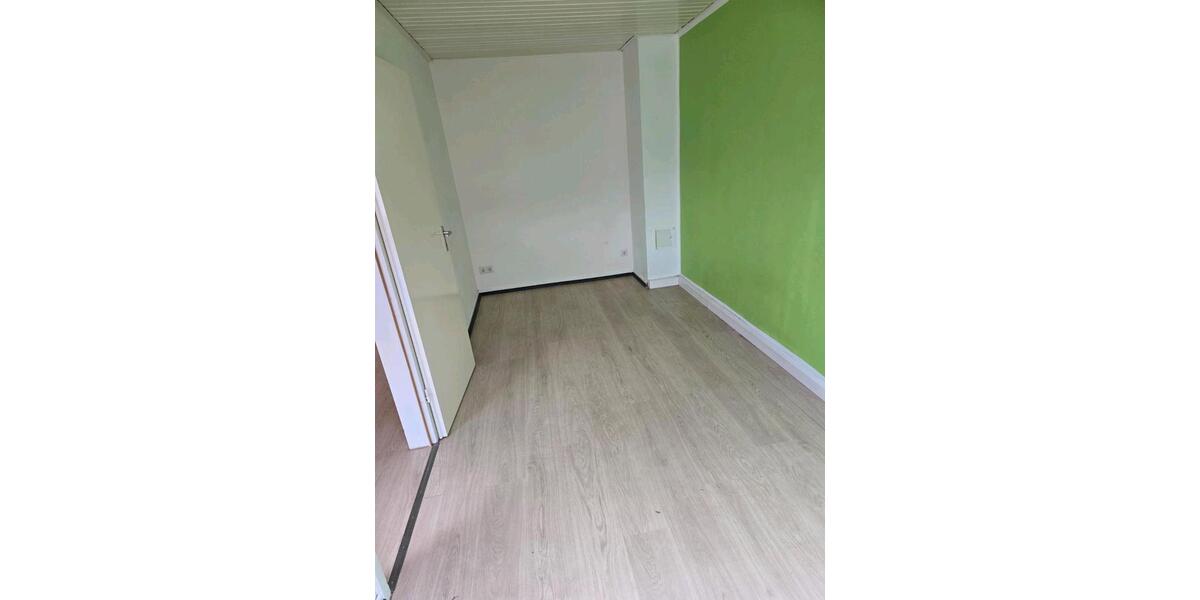 Dachgeschoßwohnung Wuppertal Gemarkung Langerfeld - 3 Zimmer, 70 m&sup2;, 480&euro; | Angebot:25914812