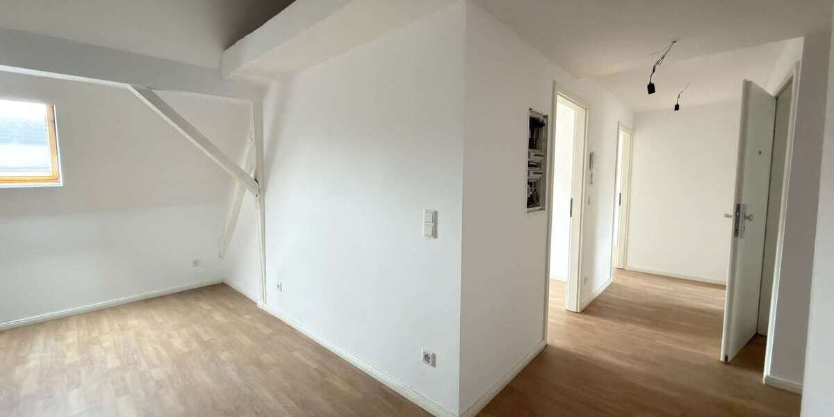 Exklusives Investment: Kernsaniertes Mehrfamilienhaus mit Balkon und Terrasse - Mehrfamilienhaus, Wohnhaus Gelsenkirchen Gelsenkirchen-West | Angebot:25751689