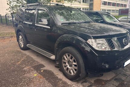Nissan Pathfinder 250.000 km 8.000 &euro; Essen 45356