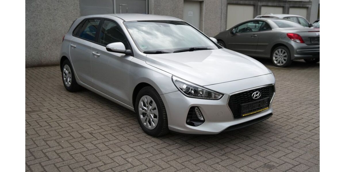 Hyundai i30 55.620 km 9.999 &euro; Bottrop 46240