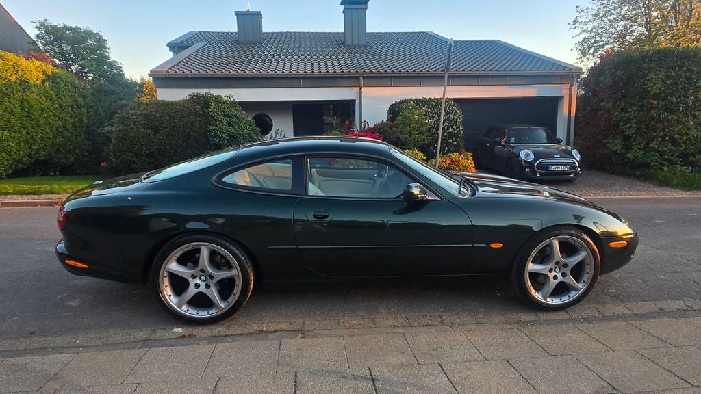 Jaguar XK8 61.500 km 17.990 &euro; Essen 45219