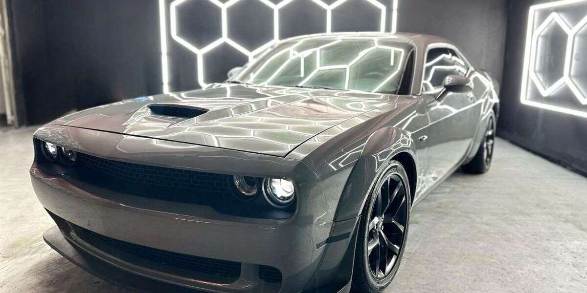 Dodge Challenger 42.500 km 31.990 &euro; Gelsenkirchen 45892