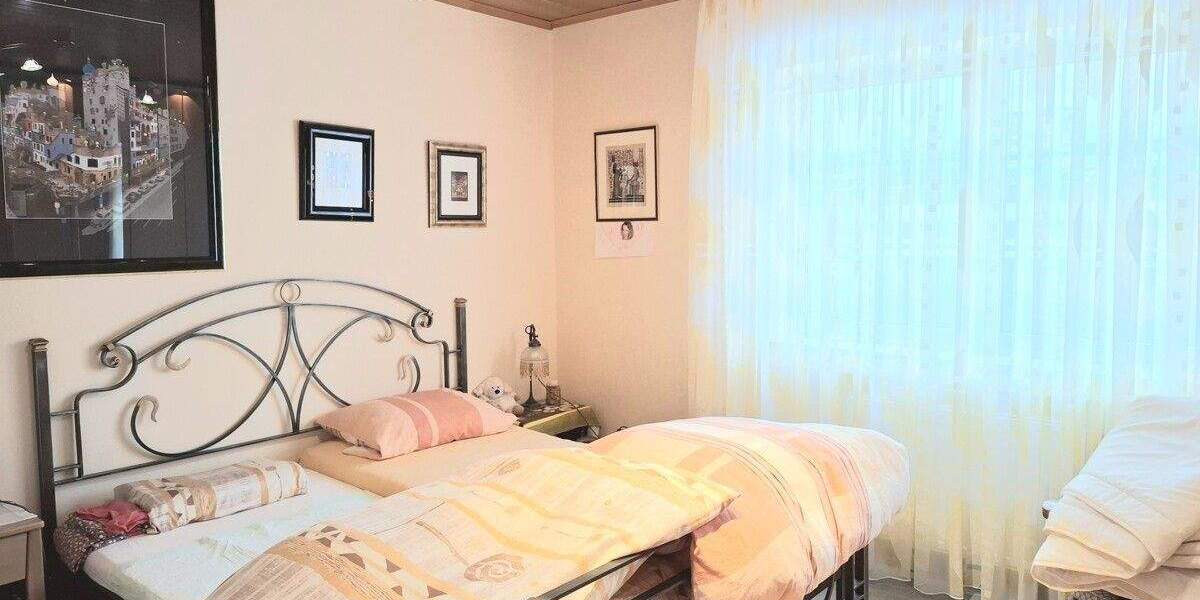 Einseitig angebauter, teilunterkellerter Bungalow mit Garage in ruhigem Stichweg auf Kaufgrundstück. - Einfamilienhaus Oer-Erkenschwick Groß-Erkenschwick | Angebot:25413680