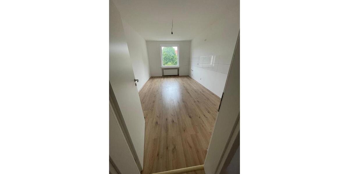 Etagenwohnung Herne - 7 Zimmer, 145 m&sup2;, 1.300&euro; | Angebot:25658388