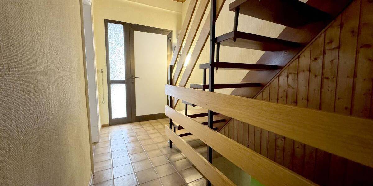 Einfamilienhaus Oberhausen Sterkrade-Mitte - 8 Zimmer, 145 m&sup2;, 275.000&euro; | Angebot:26572490