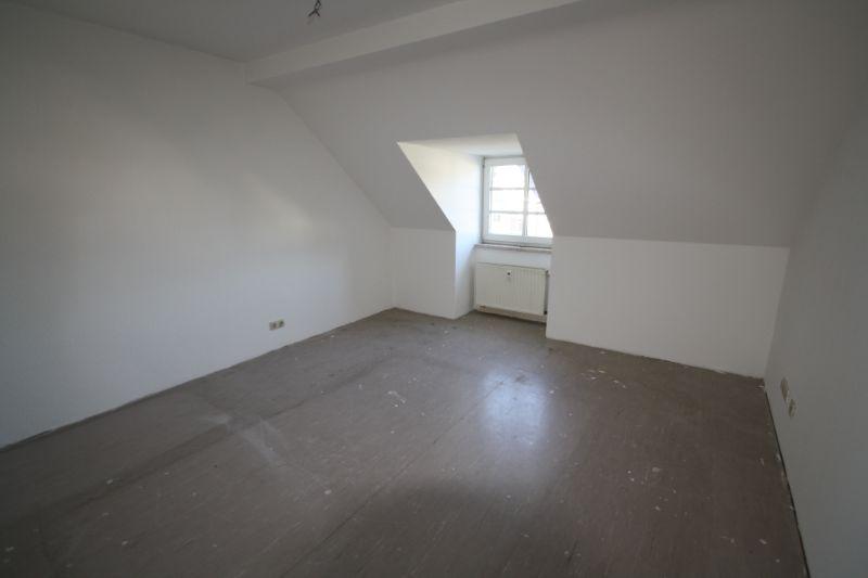 Dachgeschoßwohnung Gelsenkirchen Gelsenkirchen-Mitte - 3.5 Zimmer, 57 m&sup2;, 370&euro; | Angebot:24434862