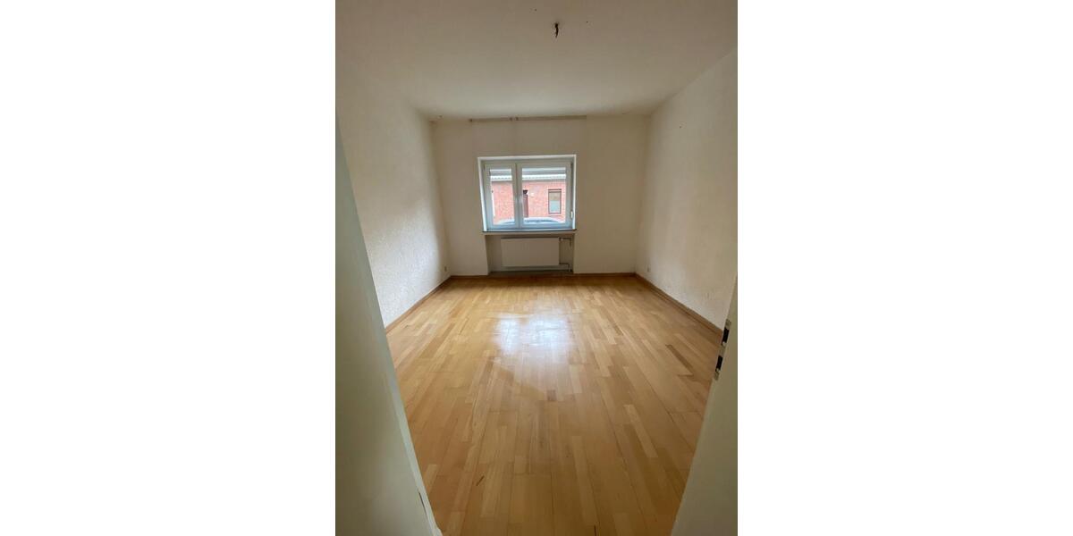 Erdgeschoßwohnung Oberhausen - 1 Zimmer, 110 m&sup2;, 1.425&euro; | Angebot:25967591