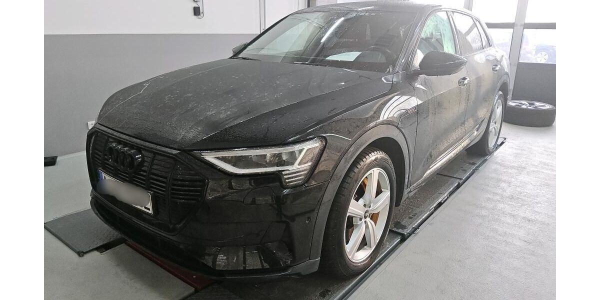 Audi e-tron 59.689 km 35.140 &euro; Hagen 58091