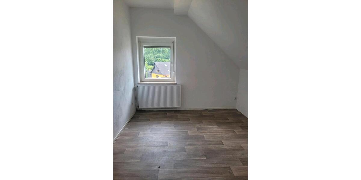 Dachgeschoßwohnung Witten Heven - 5 Zimmer, 78 m&sup2;, 725&euro; | Angebot:25484285
