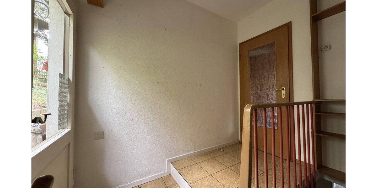 Einfamilienhaus Essen Bergerhausen - 8 Zimmer, 180 m&sup2;, 440.000&euro; | Angebot:26583846