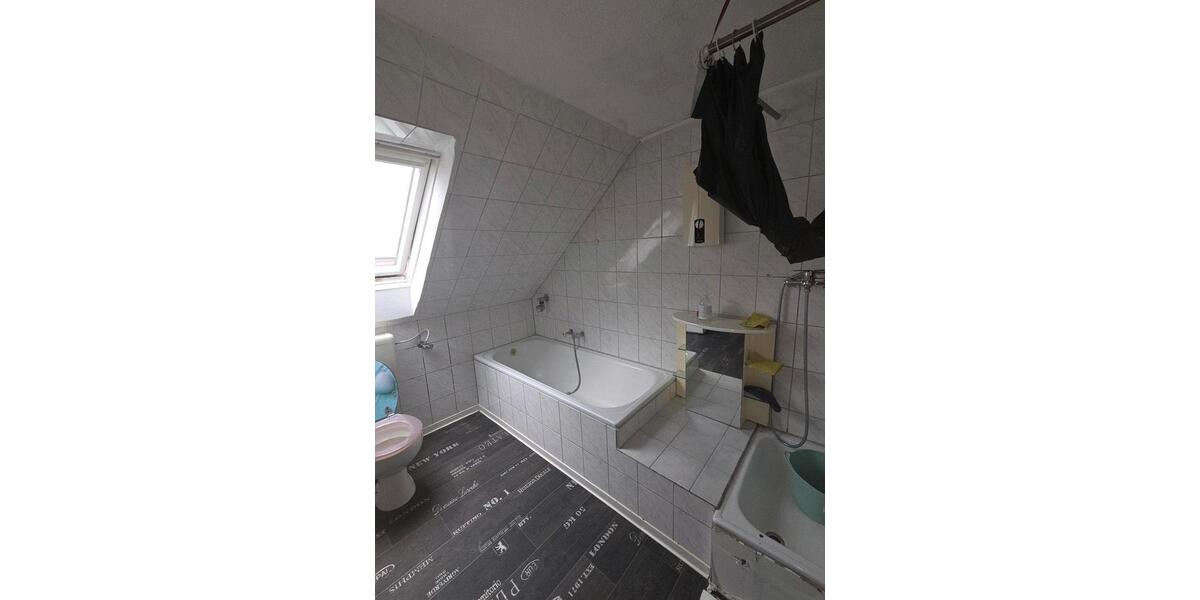 Dachgeschoßwohnung Gelsenkirchen Gelsenkirchen-West - 5 Zimmer, 92 m&sup2;, 850&euro; | Angebot:26494656