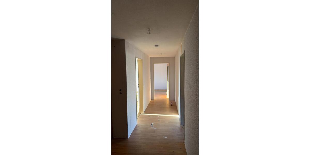 Dachgeschoßwohnung Hagen - 4 Zimmer, 95 m&sup2;, 665&euro; | Angebot:24646155