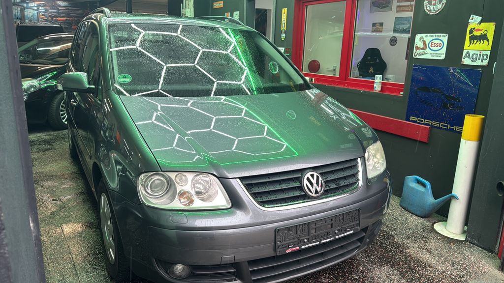 VW Touran 230.000 km 1.990 &euro; Oberhausen 46149
