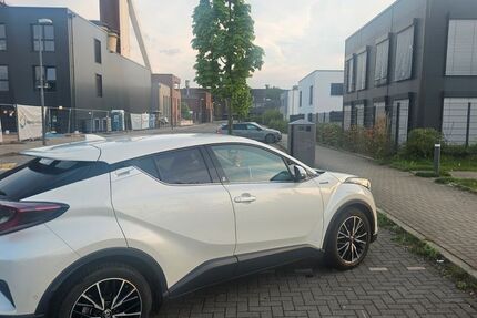 Toyota C-HR 86.500 km 18.000 &euro; Herten 45701