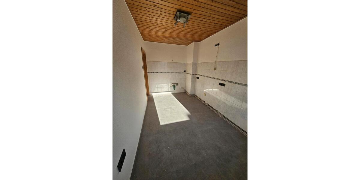 Etagenwohnung Wuppertal Barmen - 2 Zimmer, 64 m&sup2;, 600&euro; | Angebot:25541350