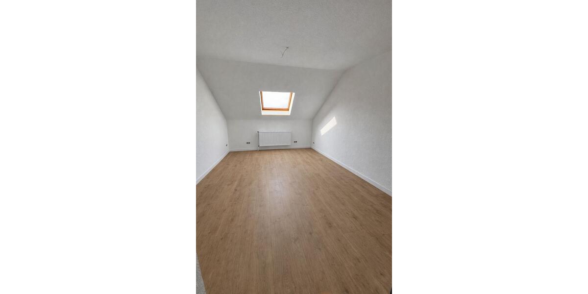 Dachgeschoßwohnung Velbert Velbert-Mitte - 5 Zimmer, 110 m&sup2;, 850&euro; | Angebot:25932984